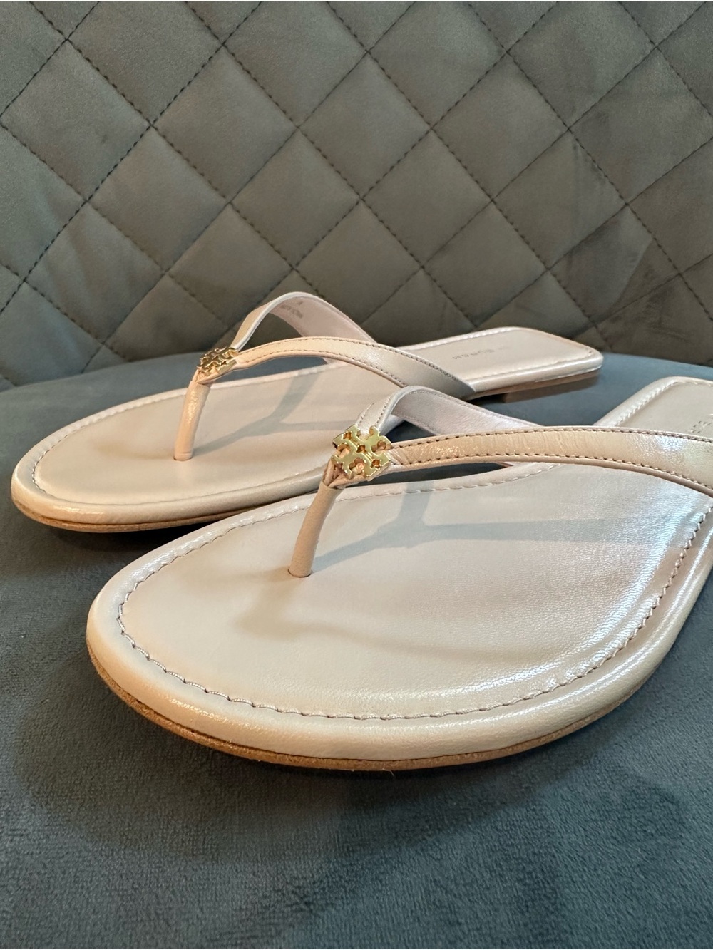 Tory Burch Shell Pink Classic Flip Flop Leather Thong Sandals NWT - Picture 3 of 6